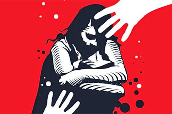 শেষ পর্যন্ত একজন বাবা তার নিজের মেয়েকে ধর্ষণ করার মিথ্যা অভিযোগ