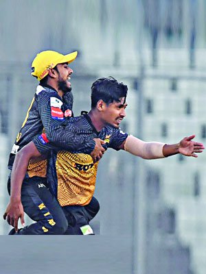 মোস্তাফিজের বুদ্ধির কাছে আবারো হার রংপুরের