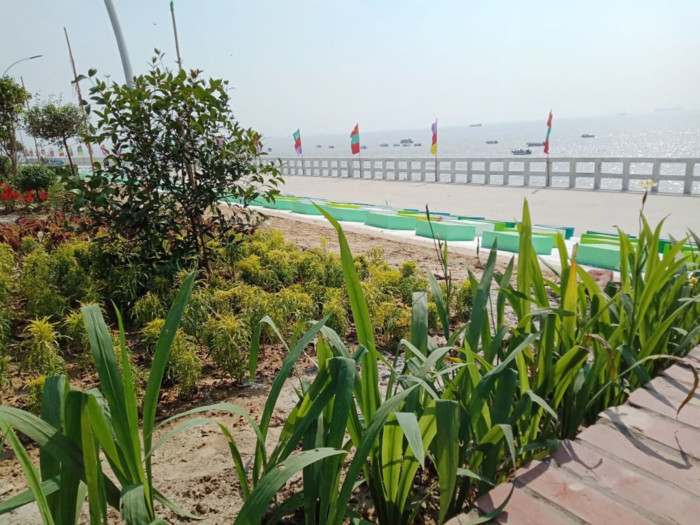 পতেঙ্গা সমুদ্র সৈকতের সৌন্দর্য এখন ঢেউয়ের তিন স্তরের পর্যটকদের আকর্ষন বাড়ছে