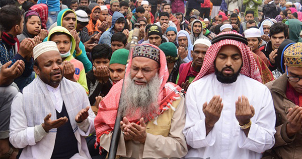 লাখো মানুষের আল্লাহুম্মা আমিন ধ্বনিতে শেষ হলো ইজতেমার প্রথম পর্ব