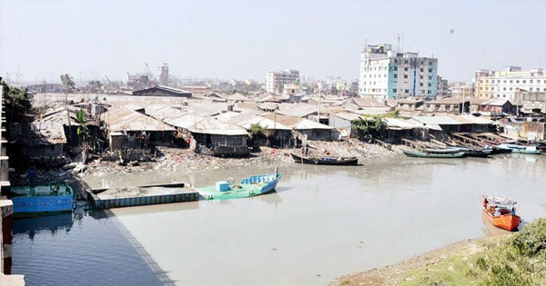চট্টগ্রাম কর্ণফুলিতে অবৈধ স্থাপনা উচ্ছেদ অভিযান শুরু
