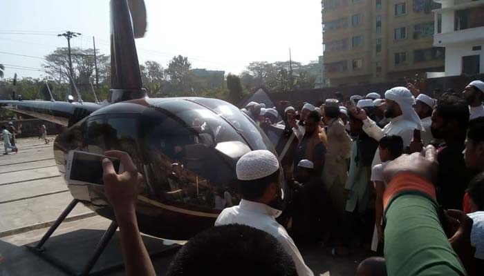 কওমীপন্থিদের প্রথম মুনাজাতে অংশ নিতে ইজতেমায় ময়দানে আহাম্মদ সফি