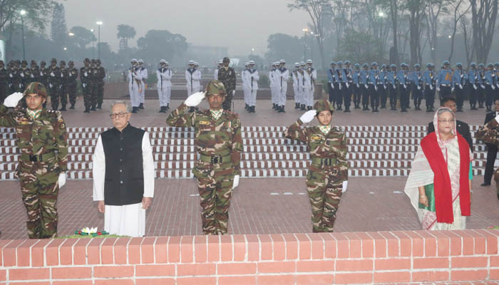 স্বাধীনতা দিবসে রাষ্ট্রপতি ও প্রধানমন্ত্রীর শ্রদ্ধা