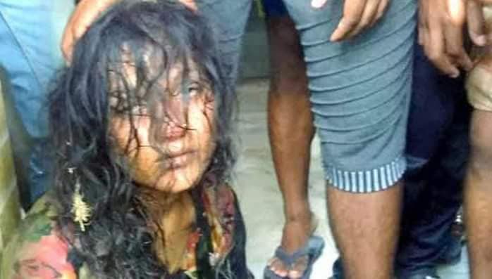 এ কেমন বিচার প্রধান শিক্ষকের বিচার দাবী ধর্ষিতা ছাত্রীর মার