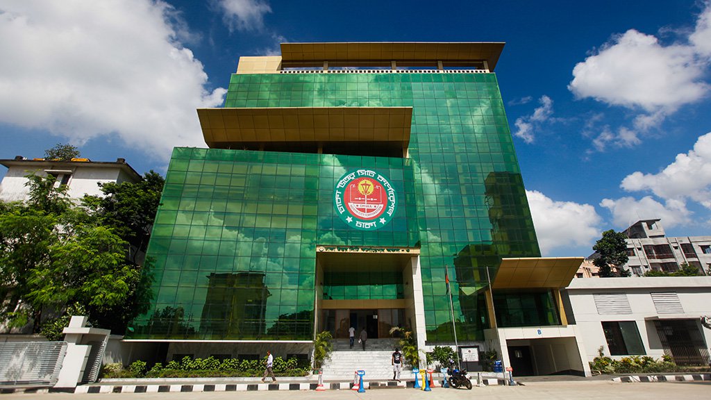 চলন্তিকা বস্তিতে আগুনে ক্ষতিগ্রস্থদের মৌলিক সেবা দিবে ঢাকা উত্তর সিটি কর্পোরেশন