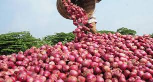অনেক পরে হলেও কমতে শুরু করেছে পেঁয়াজের বাজার দর