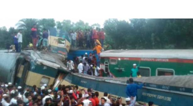 ব্রাহ্মণবাড়িয়ার কসবা উপজেলার মন্দবাগ রেলস্টেশনে তূর্ণা নিশীতা ও উদয়ন এক্সপ্রেসের সংঘর্ষে কমপক্ষে ১৬ জন নিহত আহত প্রায় অর্ধশত