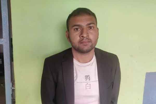 স্বামী কর্তৃক স্ত্রীর আপত্তিকর ছবি ফেসবুকে ভাইরাল, স্বামী গ্রেফতার