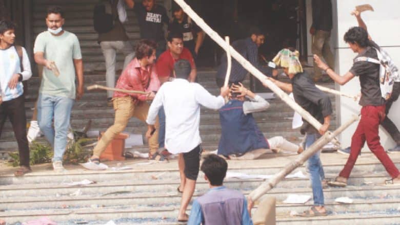 মাতুয়াইলে মোল্লা কলেজের শিক্ষার্থীদের সঙ্গে বিভিন্ন কলেজের ছাত্রদের রক্তক্ষয়ী সংঘর্ষ আহত অর্ধশতাধিক