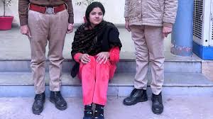 বিয়ে যেন টাকা, ভারতের নিক্কি নামক এক মেয়ে প্রতারনা করে হাতিয়ে নিয়েছেন কয়েক কোটি টাকা