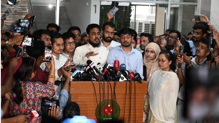 এনসিপির নিবদ্ধন আবেদন জমা ইসিতে দলের প্রতিক আশা ”শাপলা”