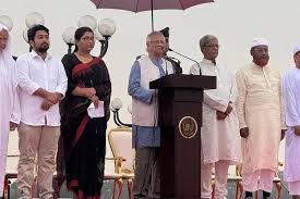 পেচিষ্ট সেখ হাসিনার পালানো ও জুলাই গণঅভ্যুত্থানের বছর পূর্তি উপলক্ষ্যে জাতীয় সংসদ ভবনের দক্ষিণ প্লাজায় ‘জুলাই ঘোষণাপত্র’ পাঠ করেছেন প্রধান উপদেষ্টা ড. মুহাম্মদ ইউনুস।