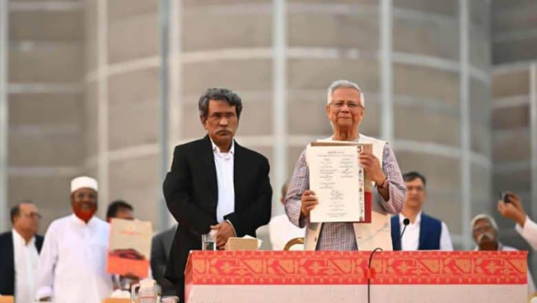 জুলাই জাতীয় সনদে সই করেছেন প্রধান উপদেষ্টা ড. মুহাম্মদ ইউনূস এবং বিভিন্ন রাজনৈতিক দলের নেতারা